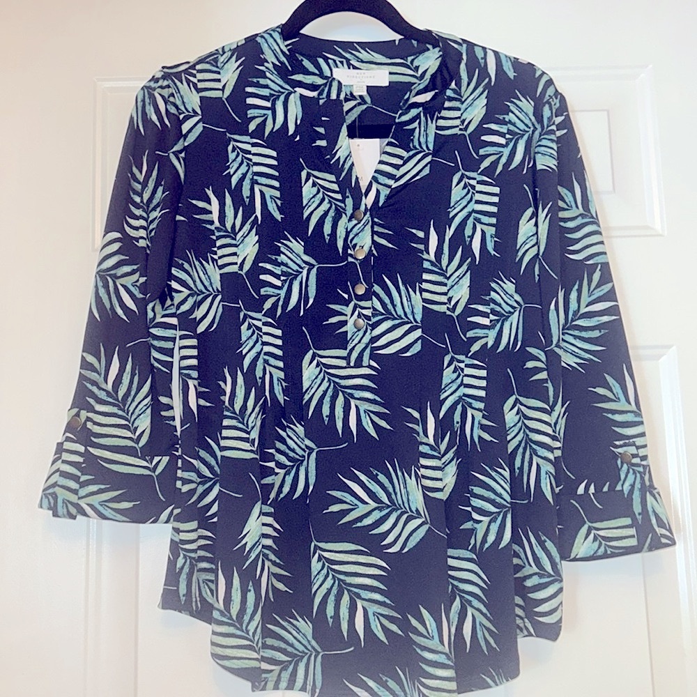 New Directions Hudson Tropical Leaf Henley Top PM Navy NWT Casual Resort Relaxed